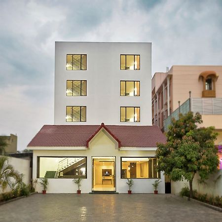 Hotel Shirdi Sai Wada Экстерьер фото