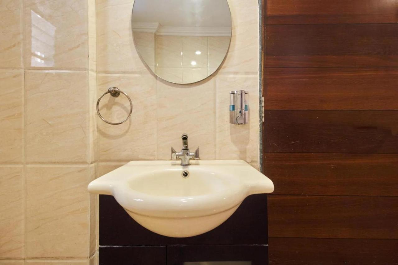 Hotel Shirdi Sai Wada Экстерьер фото