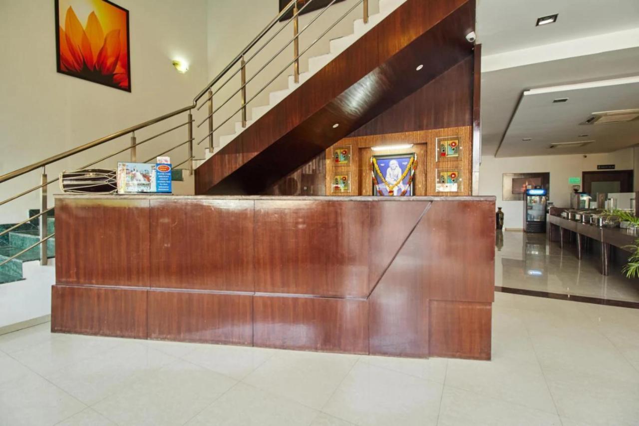 Hotel Shirdi Sai Wada Экстерьер фото