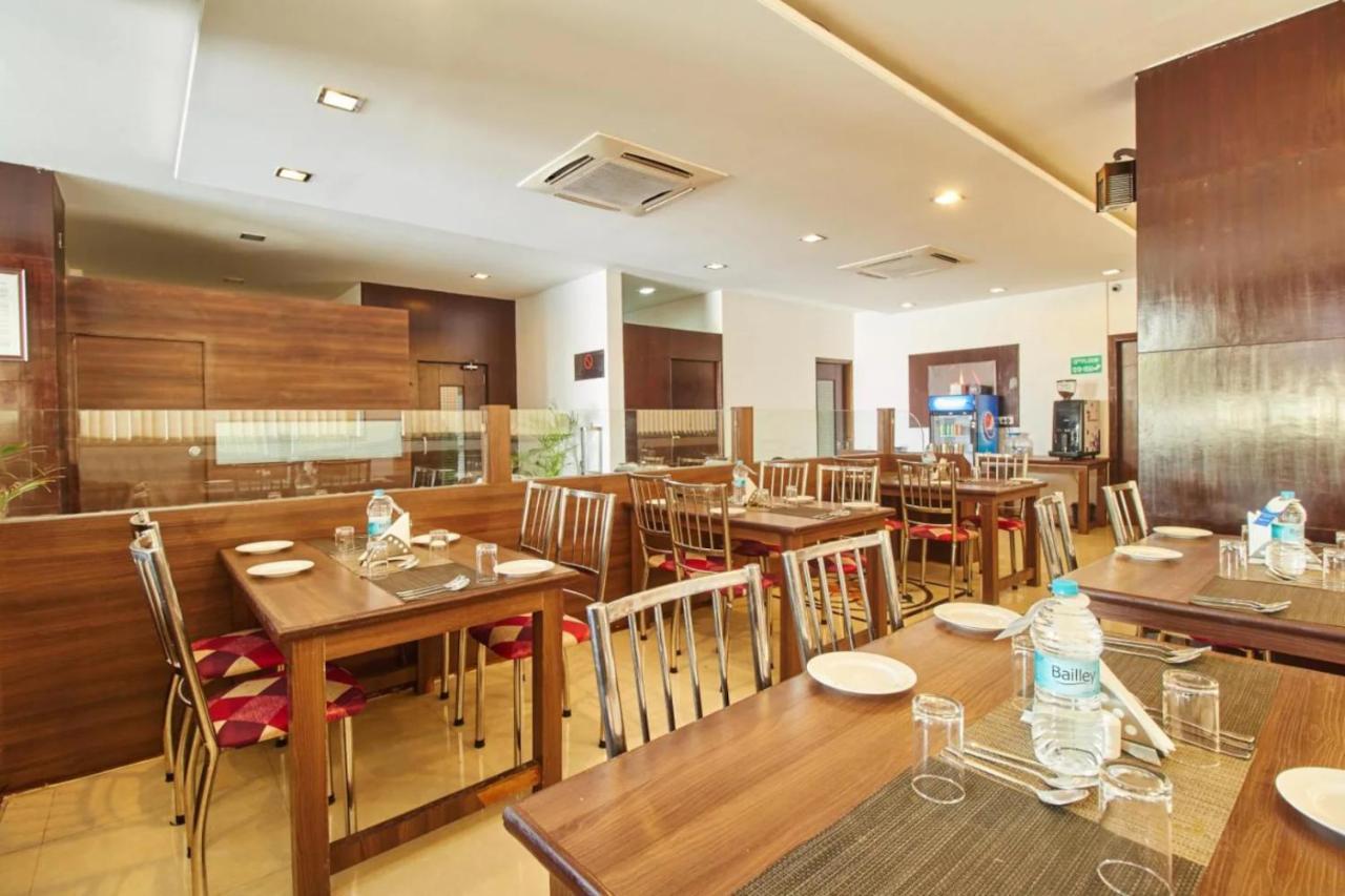 Hotel Shirdi Sai Wada Экстерьер фото