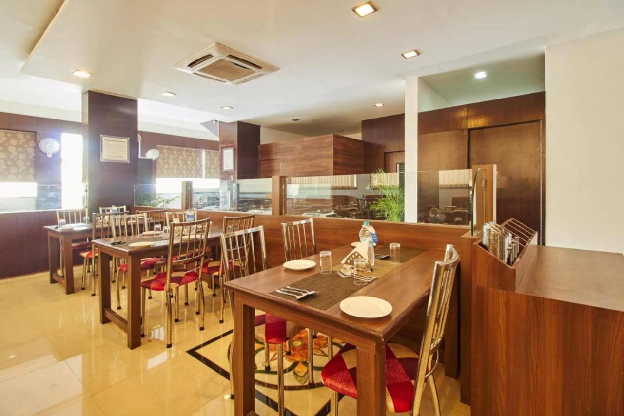 Hotel Shirdi Sai Wada Экстерьер фото