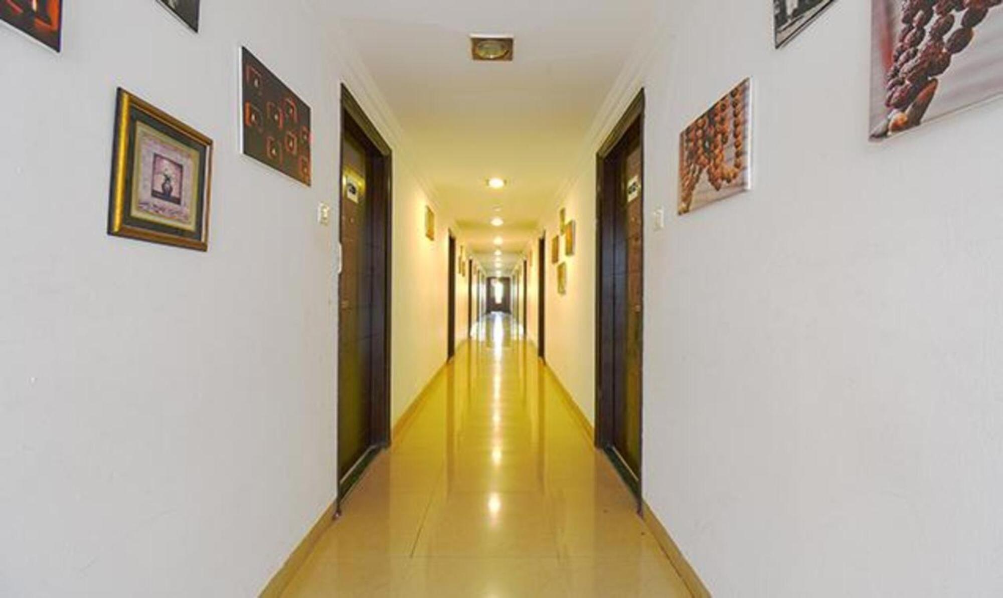 Hotel Shirdi Sai Wada Экстерьер фото