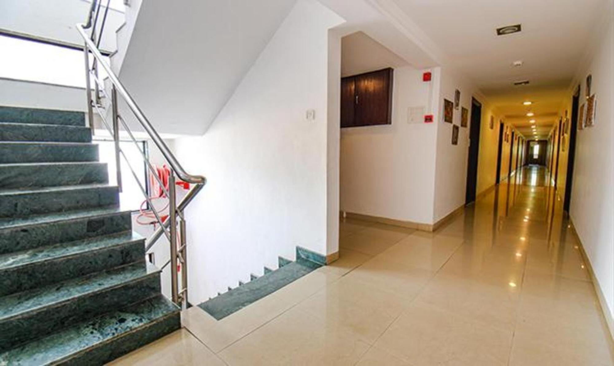 Hotel Shirdi Sai Wada Экстерьер фото