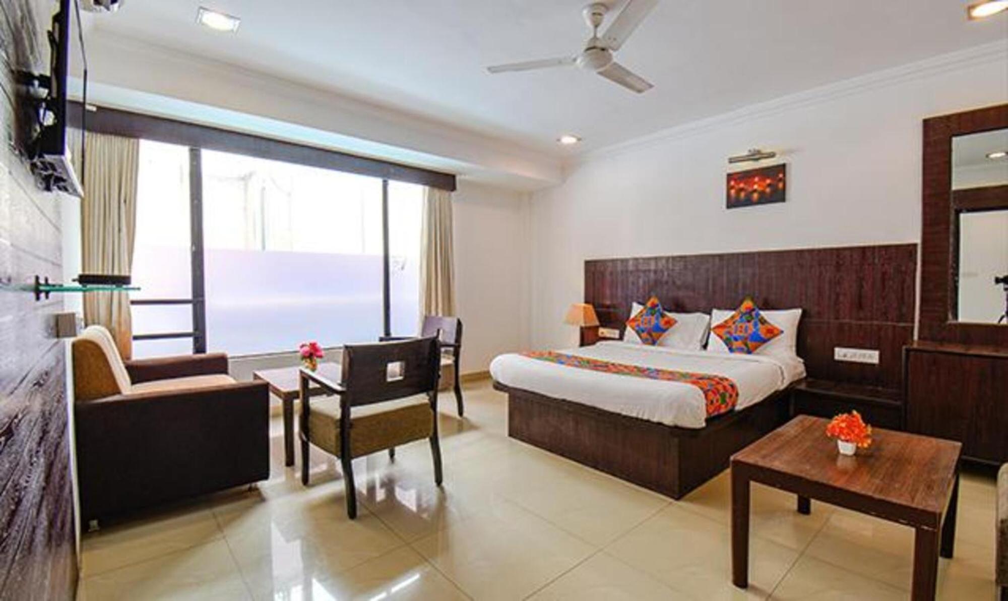 Hotel Shirdi Sai Wada Экстерьер фото