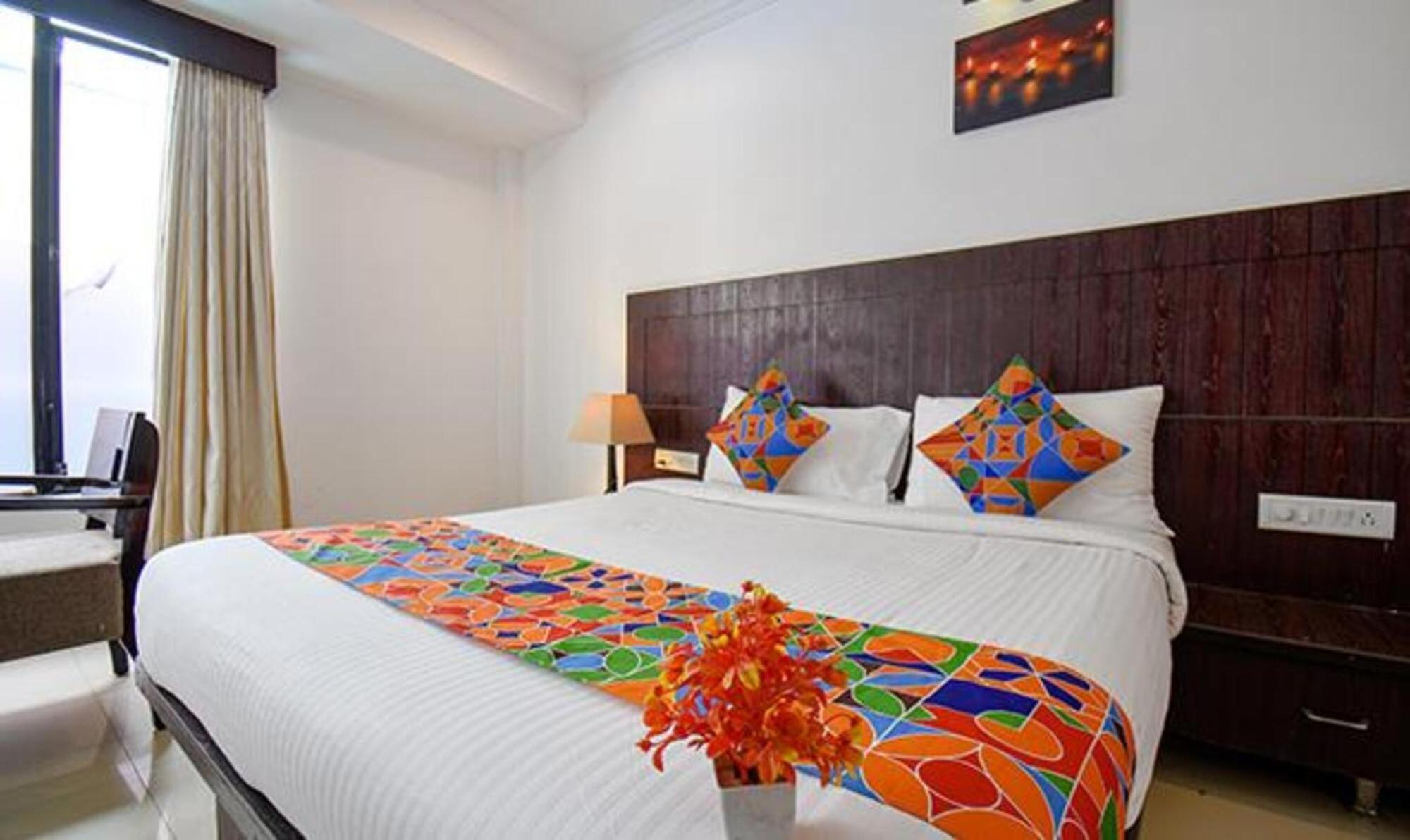 Hotel Shirdi Sai Wada Экстерьер фото