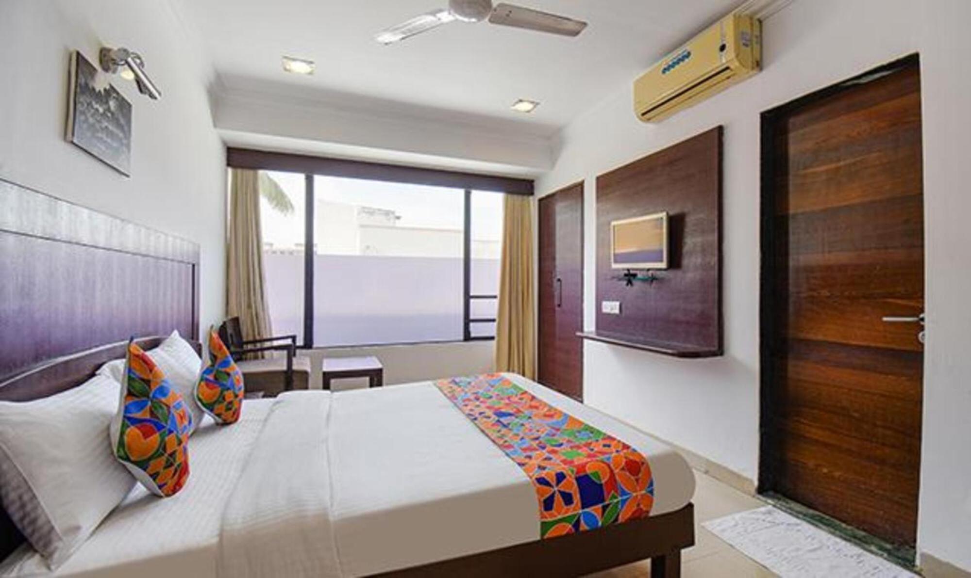 Hotel Shirdi Sai Wada Экстерьер фото