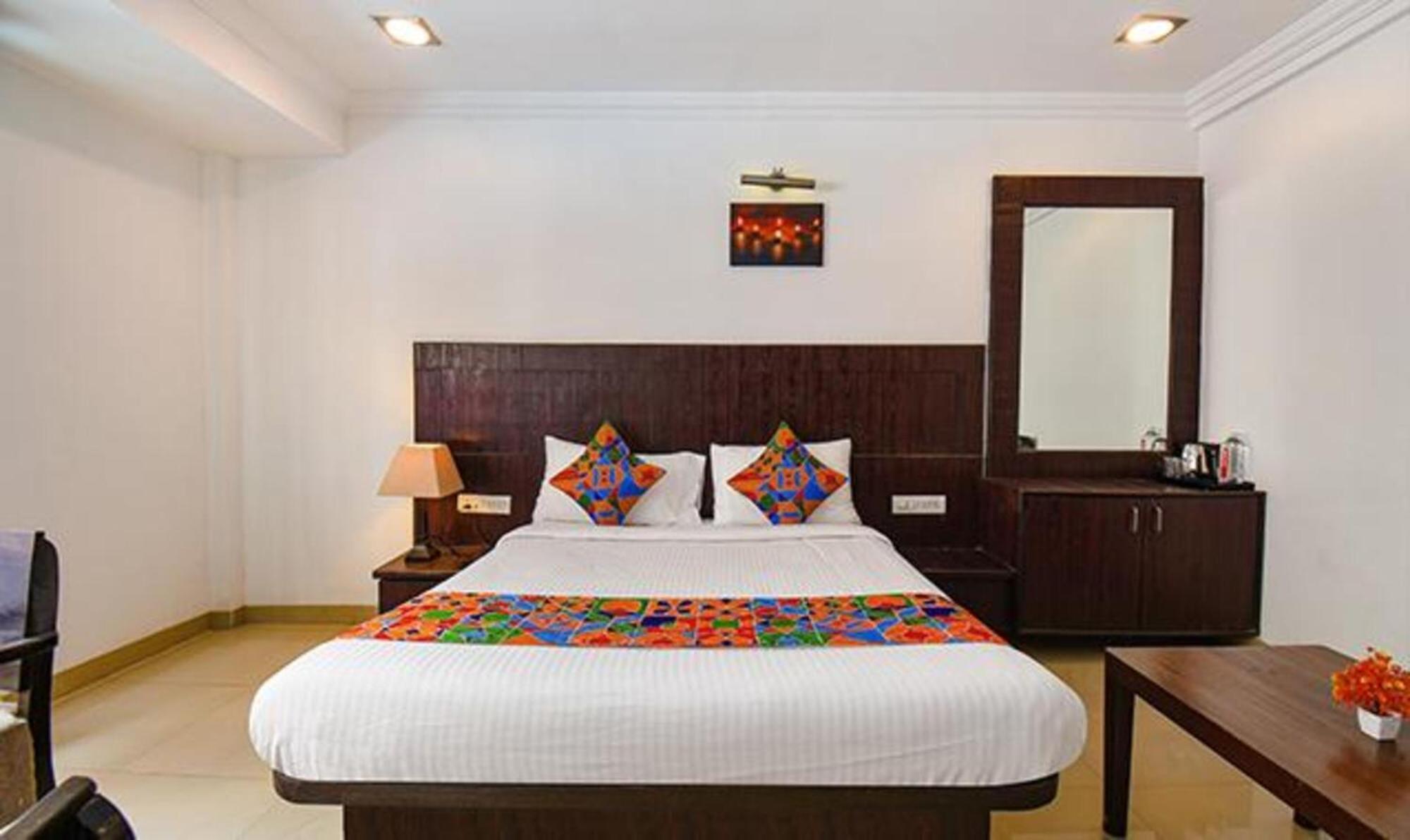 Hotel Shirdi Sai Wada Экстерьер фото