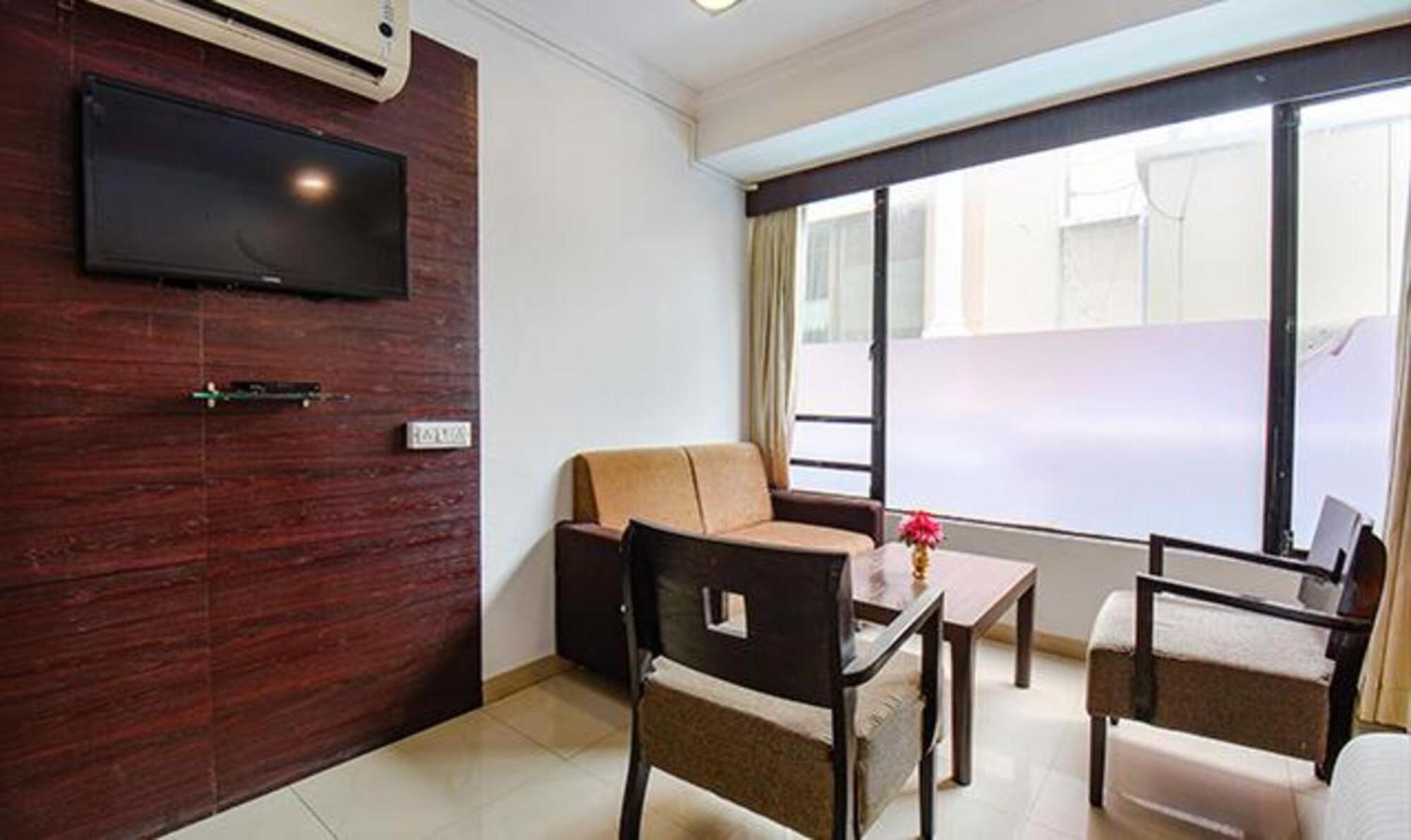 Hotel Shirdi Sai Wada Экстерьер фото
