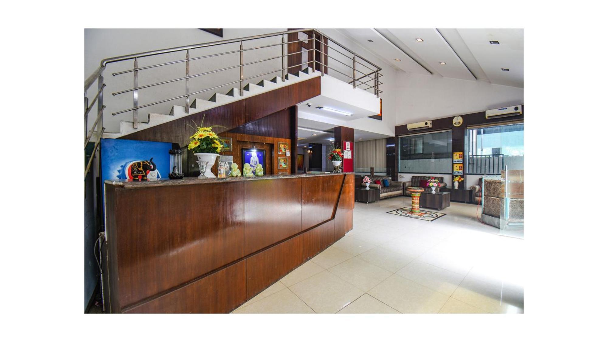 Hotel Shirdi Sai Wada Экстерьер фото