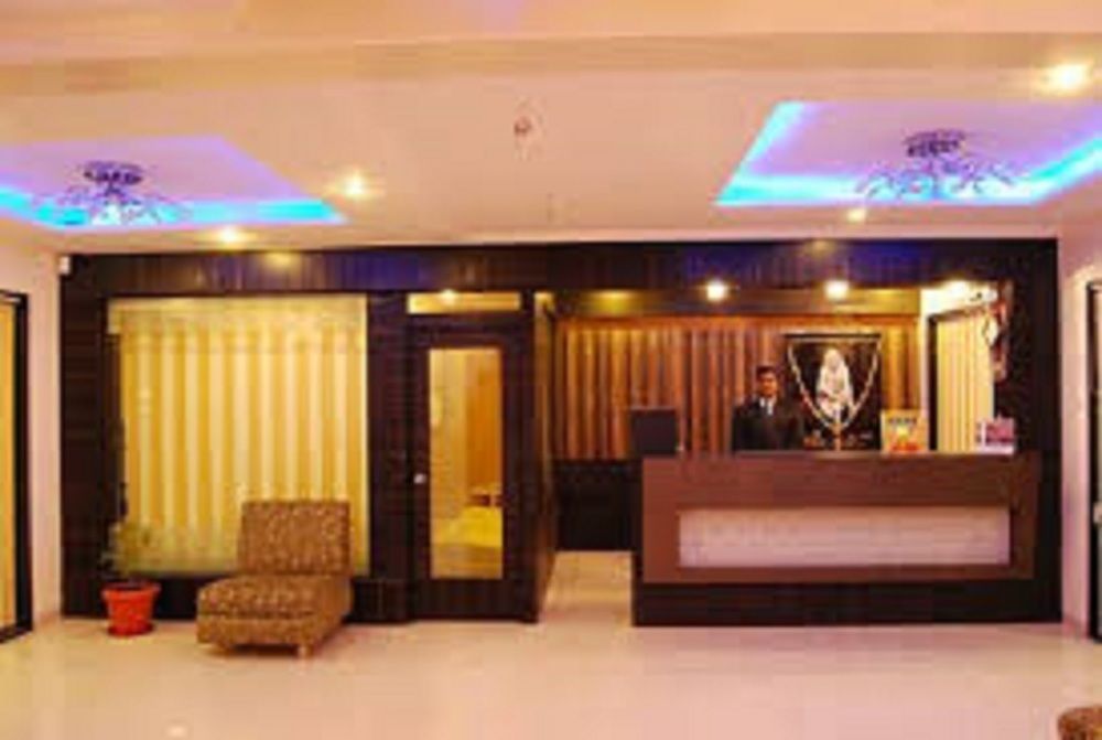 Hotel Shirdi Sai Wada Экстерьер фото